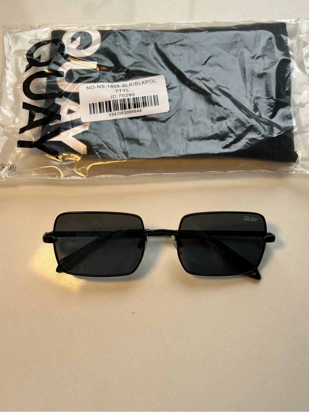 QUAY TTYL Rectangle Sunglasses in Black - Polarized - NWT